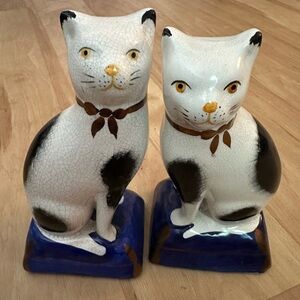 Vintage Staffordshire Earthenware 7.5” Tall Cat Pair England